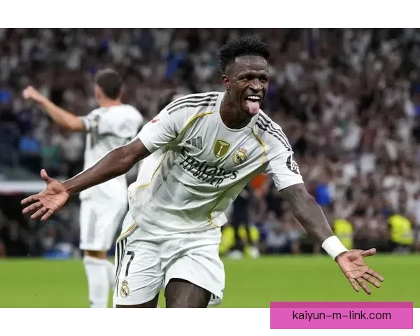 马略卡后卫赛场挑衅维尼修斯戏称其踢球如玩沙滩球